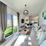 Paulmarie Gigantes Ocean Lounge