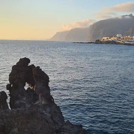 Gigantes Ocean Lounge * Puerto de Santiago (Tenerife)